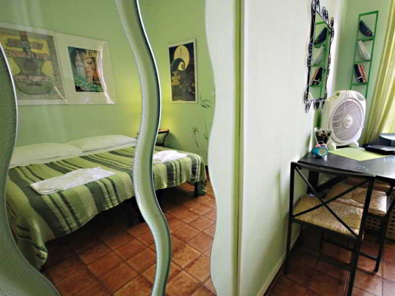 Hotel Sixbeds Rzym Zewnętrze zdjęcie